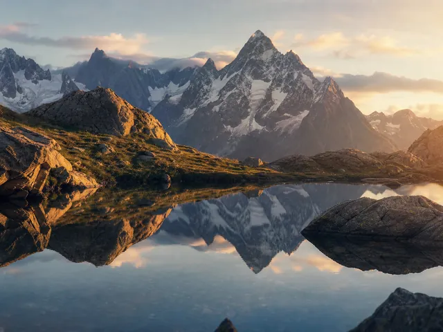 Alpes et lac en Auvergne-Rhône-Alpes